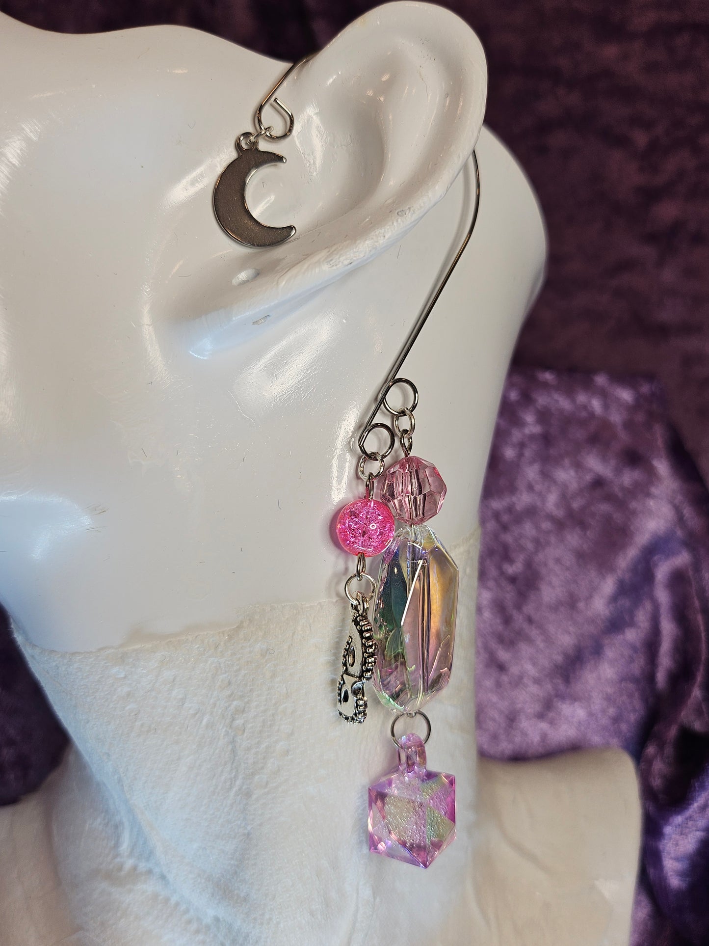 Blushing Mask Wire Ear Cuff