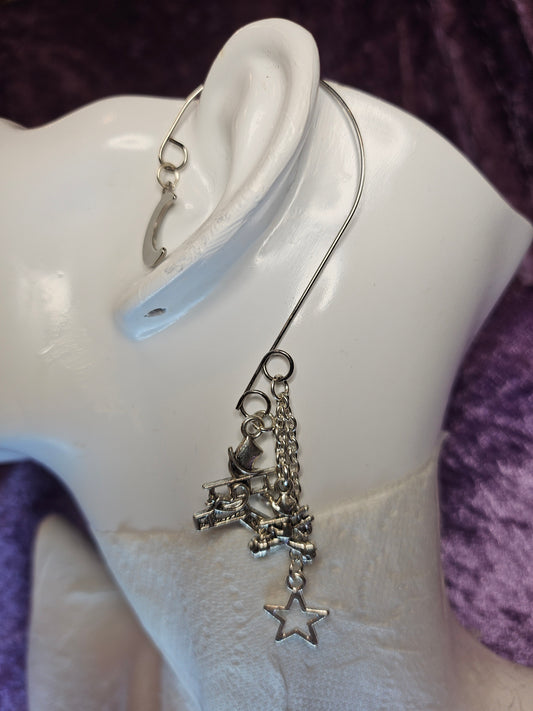 Stage Handy Man Wire Ear Cuff