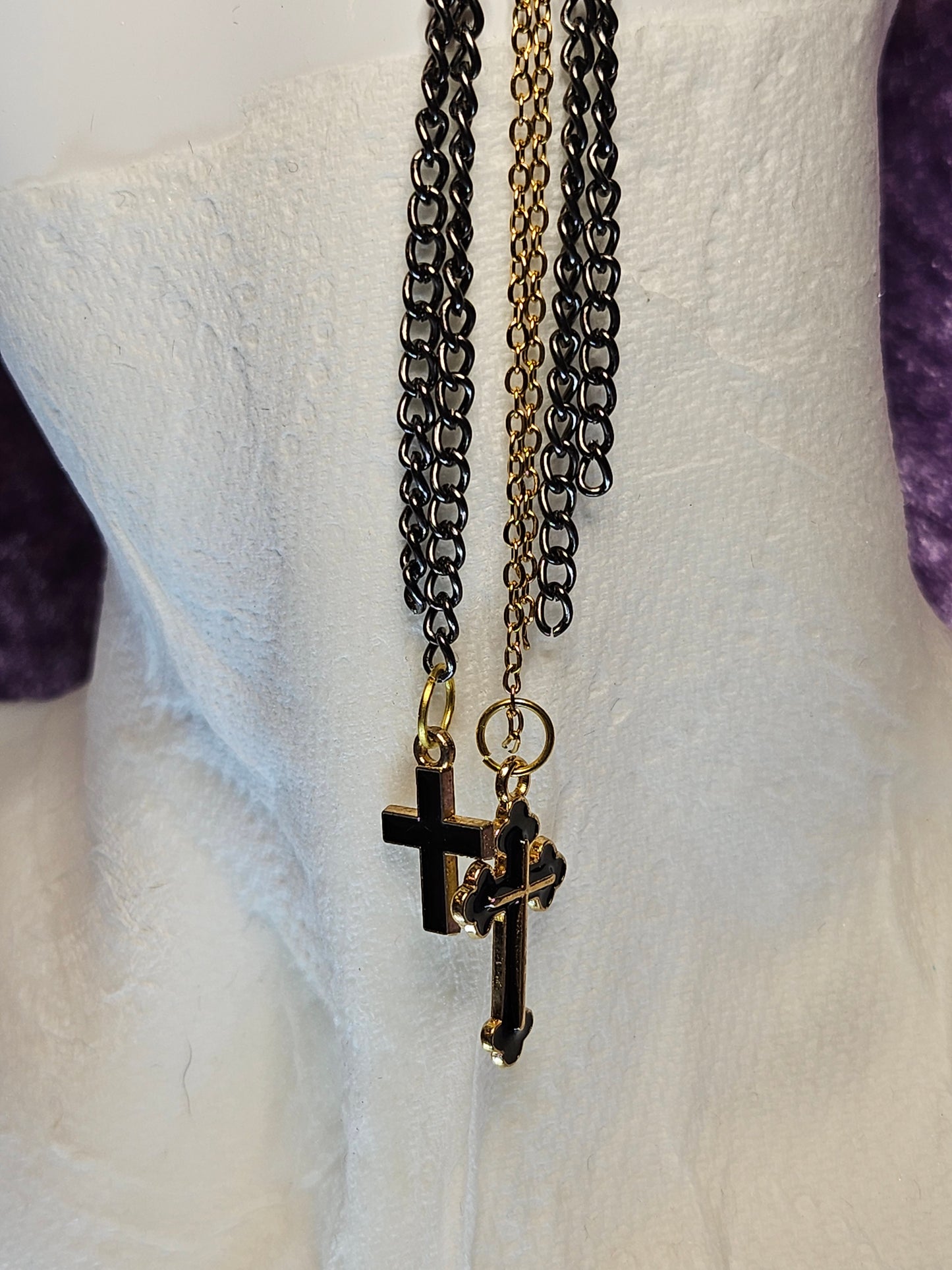 Cross my Heart Wire Ear Cuff